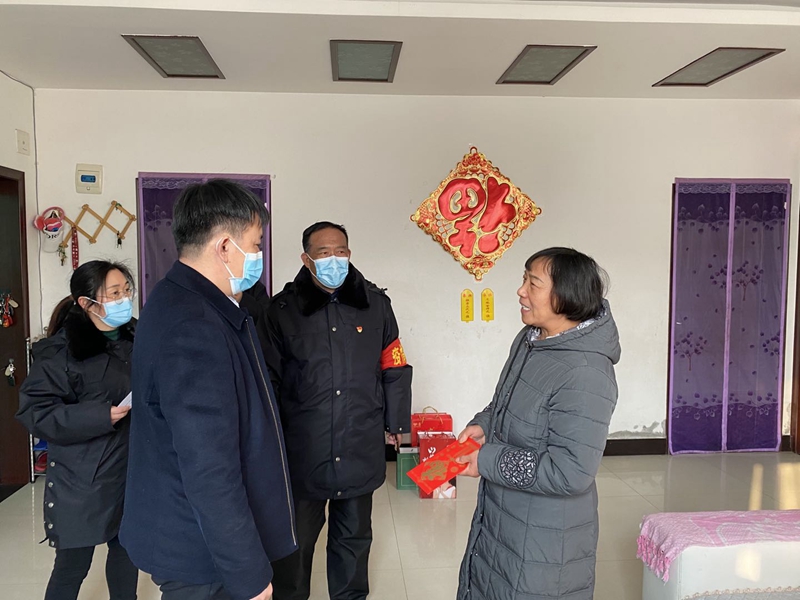 博農(nóng)集團(tuán)走訪慰問(wèn)老黨員、因公去世黨員干部家屬